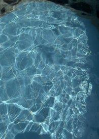 无风海边泛起大波浪